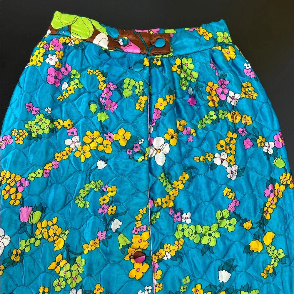 Vintage 70’s Quilted Floral Button Up Maxi Skirt XS/S Vibrant Retro Smooth Silky